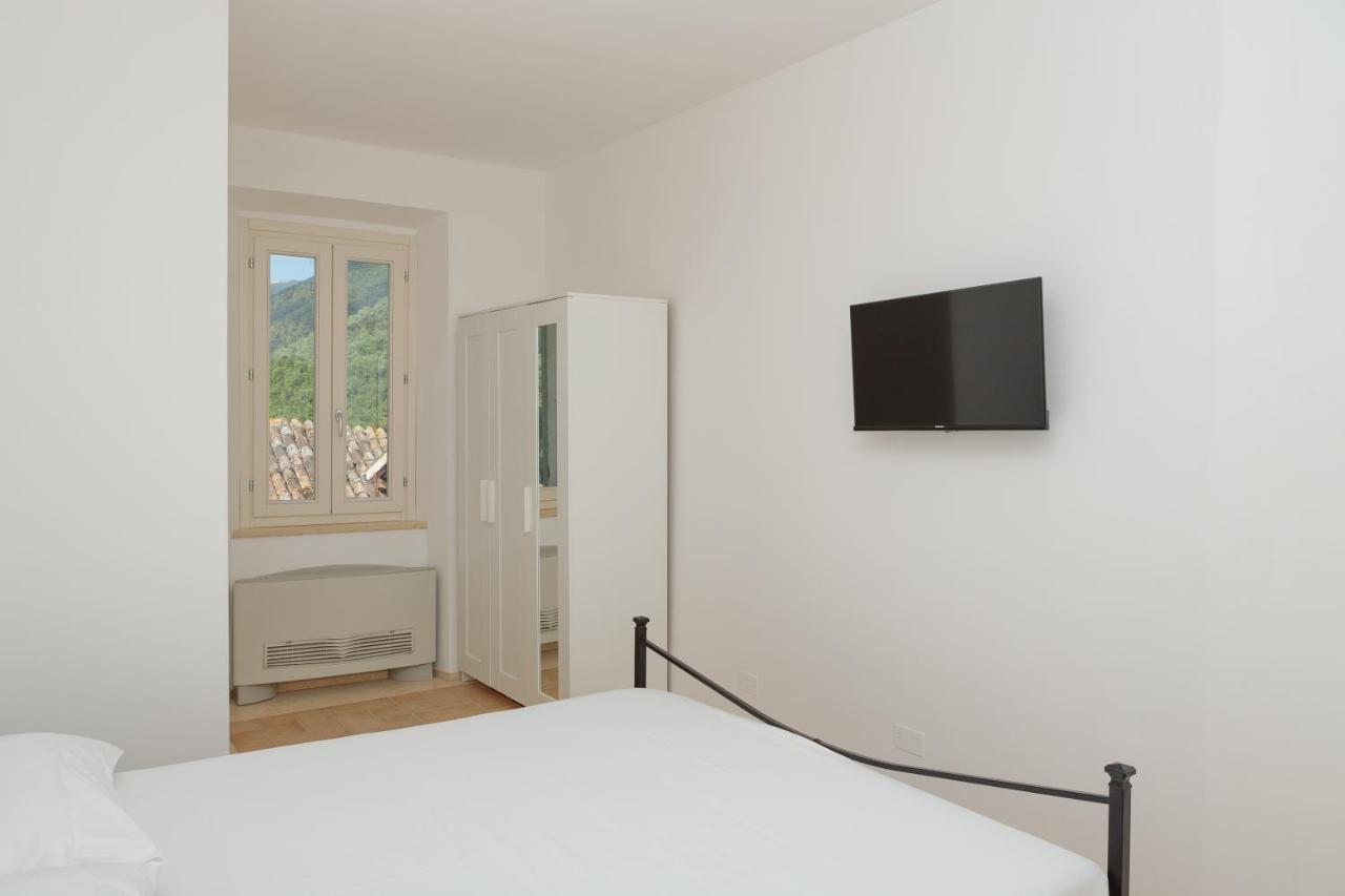 Nera Apartments Sant'Anatolia di Narco Luaran gambar